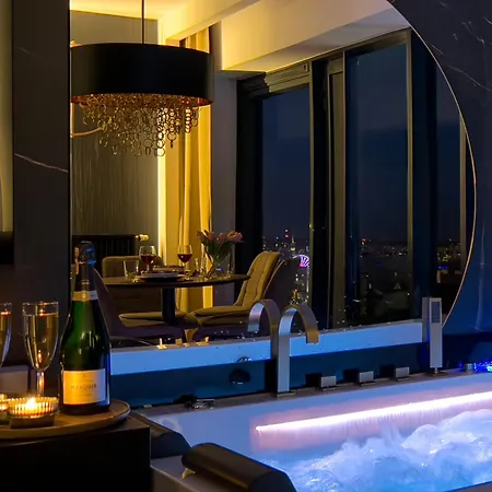 Urban Apartments Golden Royal, Jacuzzi By The Window, Chilled Prosecco, Ps5, Free Garage, No Deposit Katowice Exterior photo