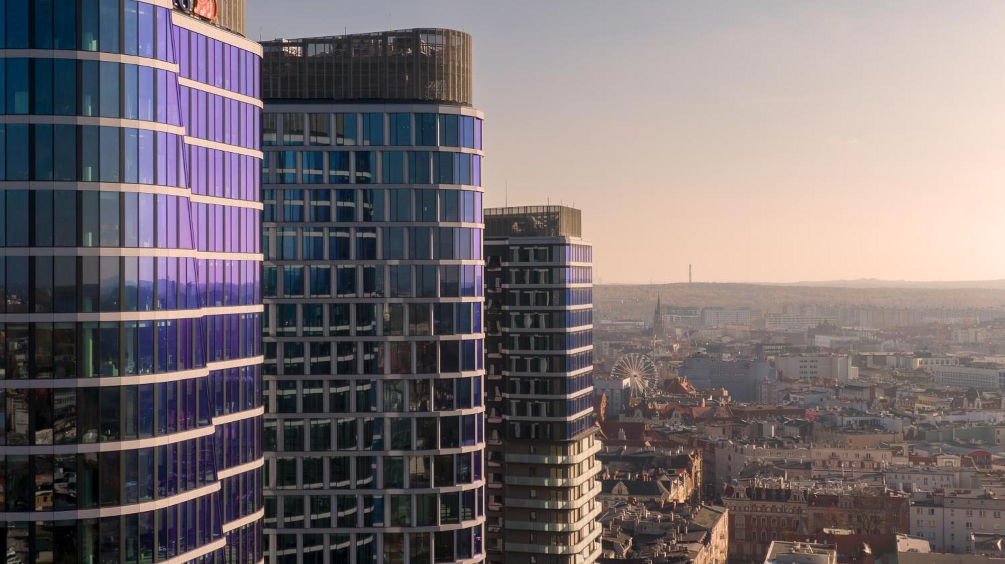 Urban Golden Royal, Jacuzzi By The Window, Chilled Prosecco, Ps5, Free Garage, No Deposit * Kattowitz